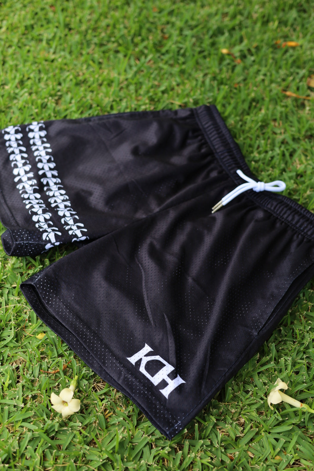 Kenikeni Shorts (Black)